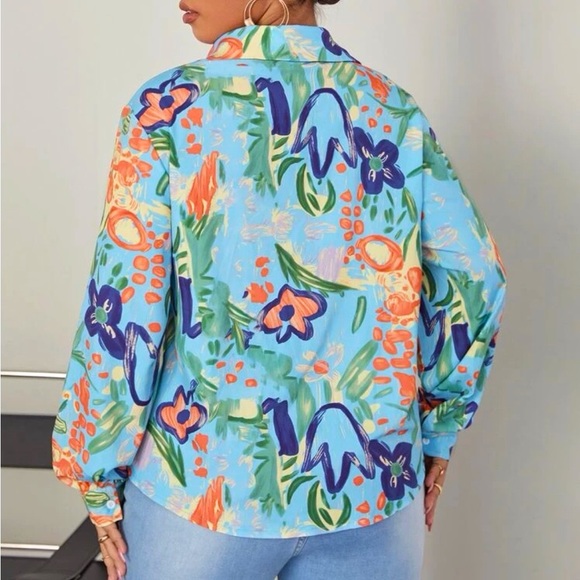 Plus Floral Button Up - Picture 2 of 4